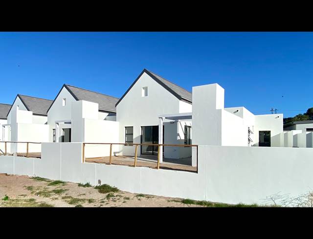 2 BEDROOM TOWNHOUSE FOR SALE IN VELDDRIF